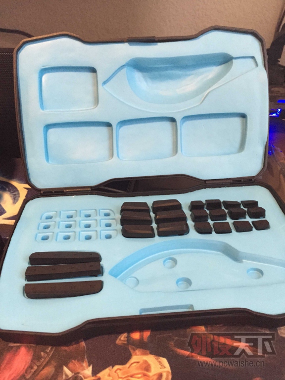 ���ʣ������ֵ� ROCCAT NYTH���䡣