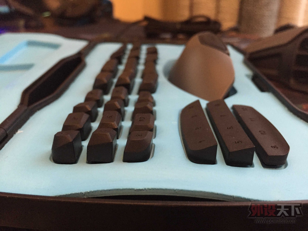 ���ʣ������ֵ� ROCCAT NYTH���䡣