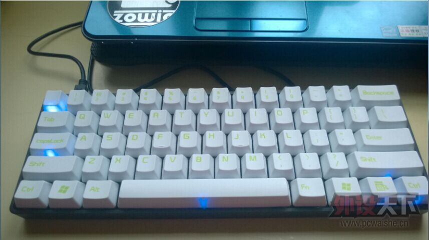 ��������POKER һ��������Ӹ��˶���PBT��ñ 350����(�ѳ�)