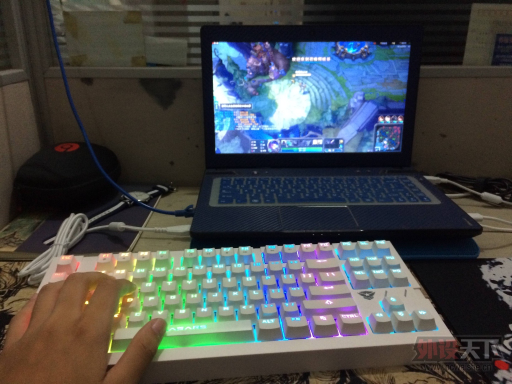 ��쵵�ɫ���ڲ�ס���ڵ���ɫ-����˹flare��