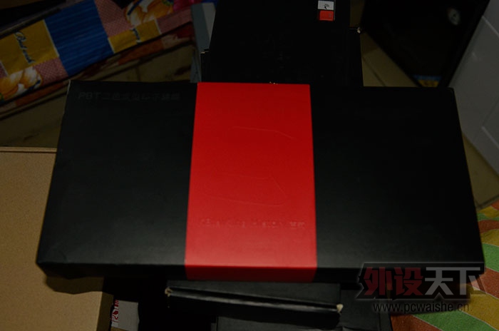 ����������ɫ��ñ���ӻ�