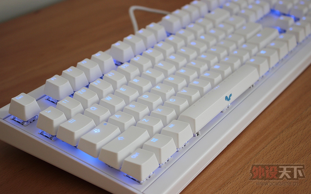 ������ ���������� С��Ducky 2087s2/KBTalking Next NT108