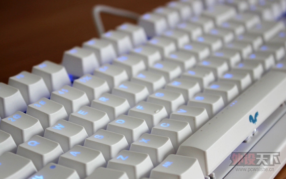 ������ ���������� С��Ducky 2087s2/KBTalking Next NT108