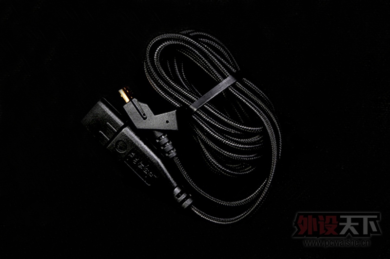 ǿROCCAT NYTHϷVS٤޼òʰϷ