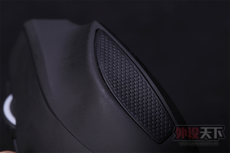 ǿROCCAT NYTHϷVS٤޼òʰϷ