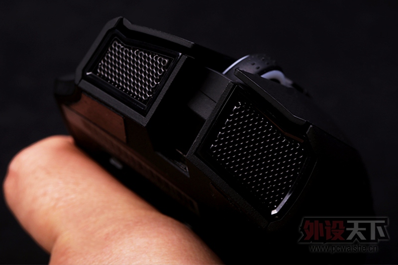 ǿROCCAT NYTHϷVS٤޼òʰϷ