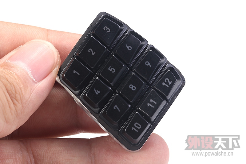 ǿROCCAT NYTHϷVS٤޼òʰϷ
