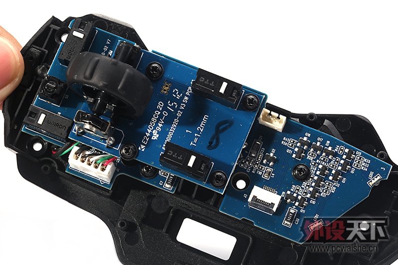 ǿROCCAT NYTHϷVS٤޼òʰϷ