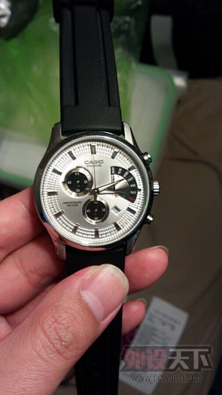 �����ڡ�������꣬�����ֱ���һ�����ܱ�������x300������ŷ���¹�gx1�����ͬ���潻