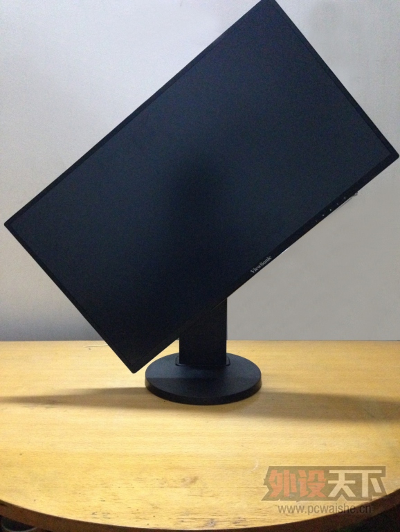 ���ڵȵ��㣬����Ĺ�ɫ����ʾ������VG2450�ײ�