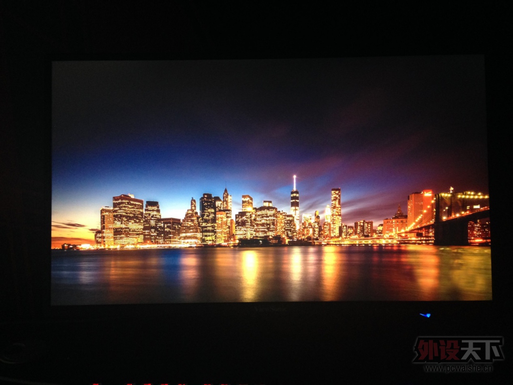 ���ڵȵ��㣬����Ĺ�ɫ����ʾ������VG2450�ײ�