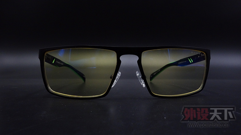 �����ĵ羺�۾���GUNNAR X Razer Cerberus������羺�۾���������