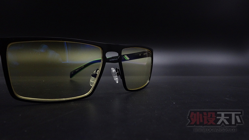 �����ĵ羺�۾���GUNNAR X Razer Cerberus������羺�۾���������
