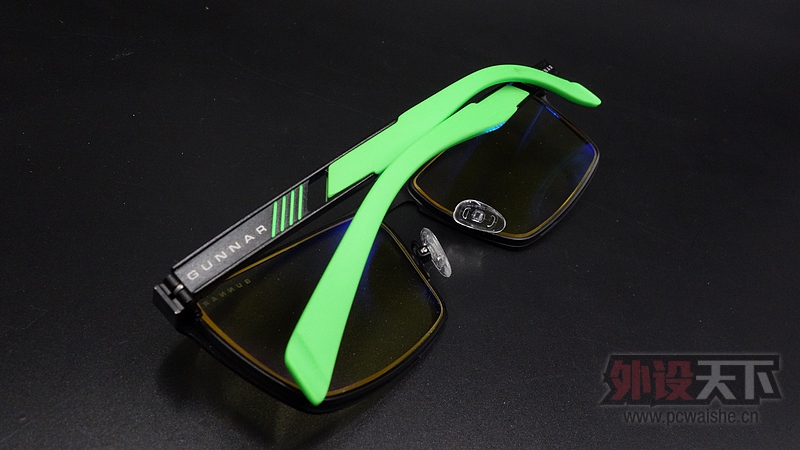 �����ĵ羺�۾���GUNNAR X Razer Cerberus������羺�۾���������
