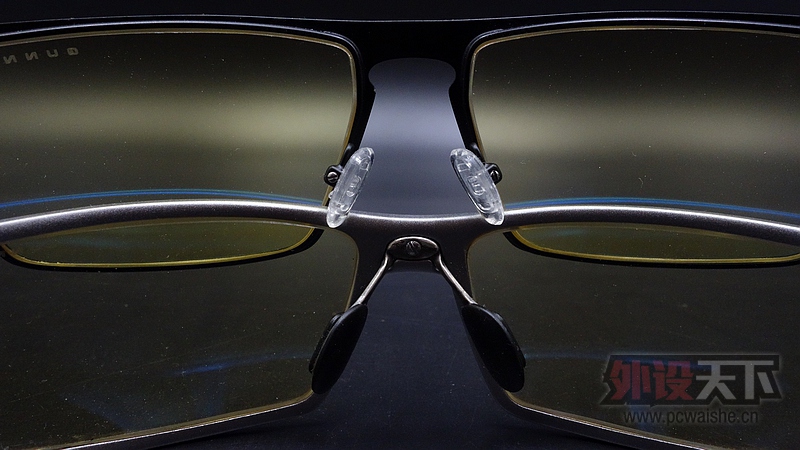 �����ĵ羺�۾���GUNNAR X Razer Cerberus������羺�۾���������