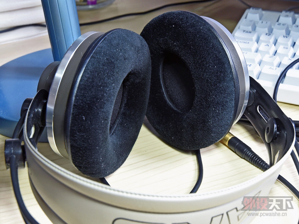 [] [ɶ]ƼAKG K272HD  9