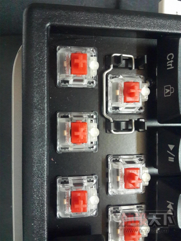 A ٹ PLUM KB87