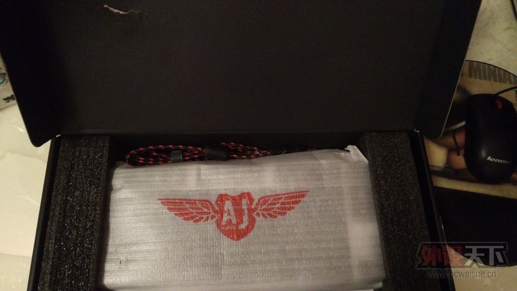�򿪼��̺У����ſ��������������̺��Ƶ��ĵط������Ŀ�ݰ�