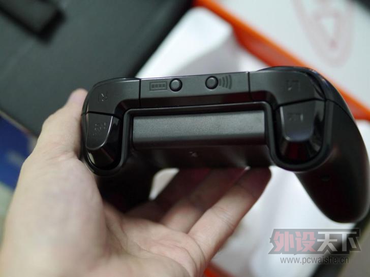 �����ݡ����SteelSeries Stratus XL�����ֱ� ƻ��ר��