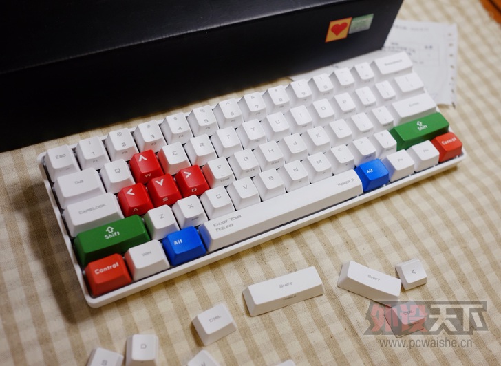 ���㶫������ikbc poker2 ��ɫ�����޵ơ�������