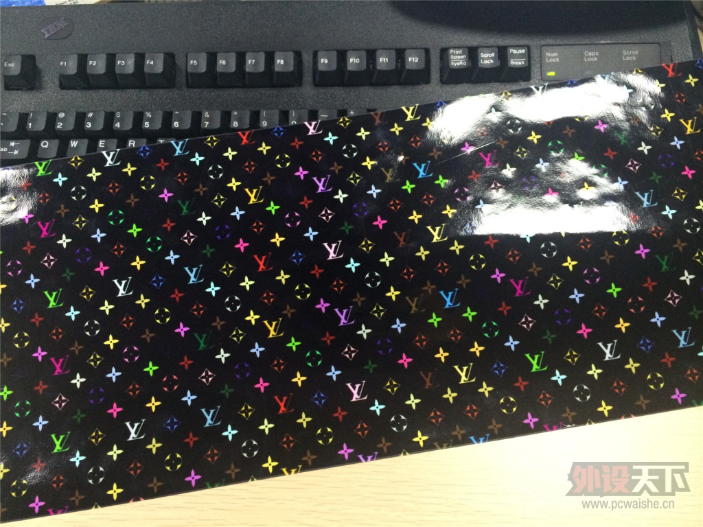 ����10���������̣�JAGORͻϮ���洫��Ĥ����ǣ��£�