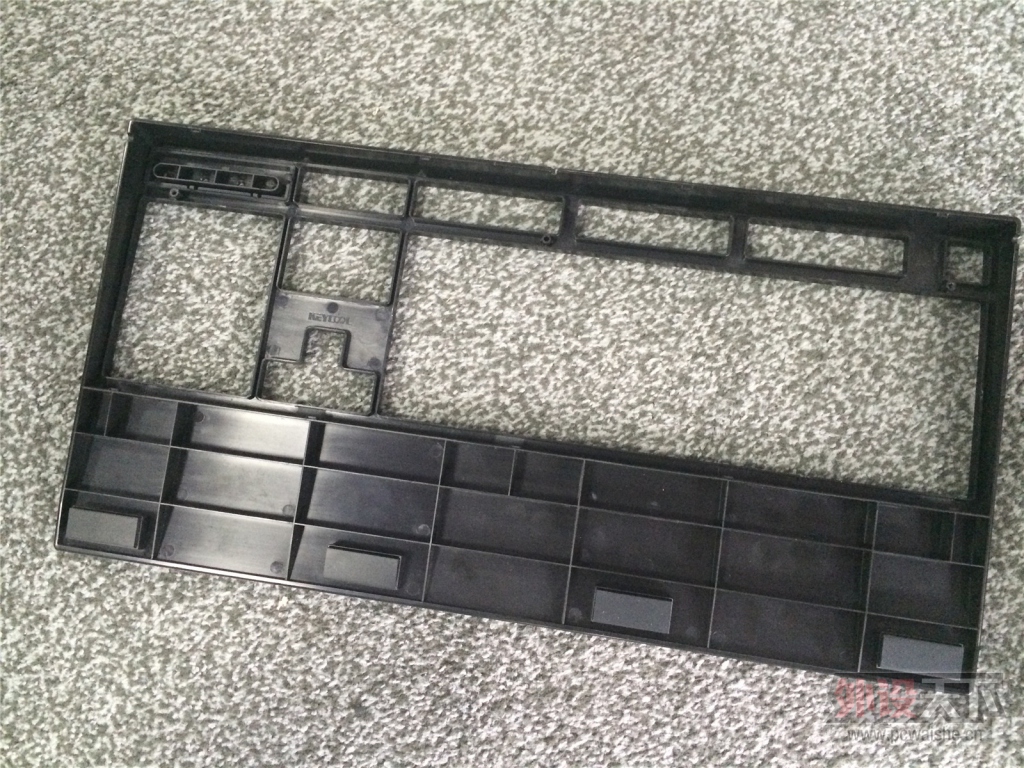 ����10���������̣�JAGORͻϮ���洫��Ĥ����ǣ��£�