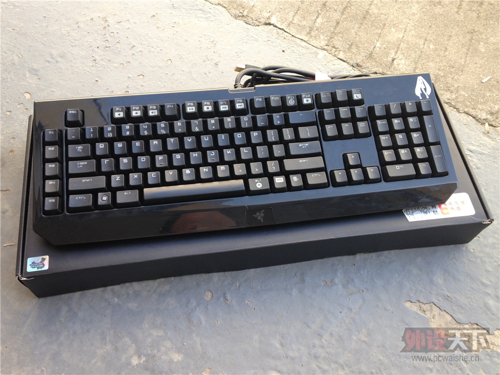 ���������ݡ����� Razer �ڹѸ� �����ռ��� ��е���� ���� 400ȫ����˳��