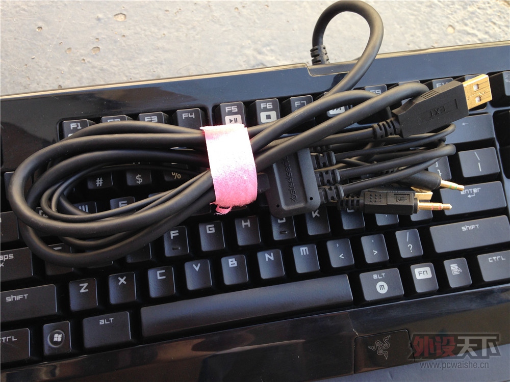 ���������ݡ����� Razer �ڹѸ� �����ռ��� ��е���� ���� 400ȫ����˳��