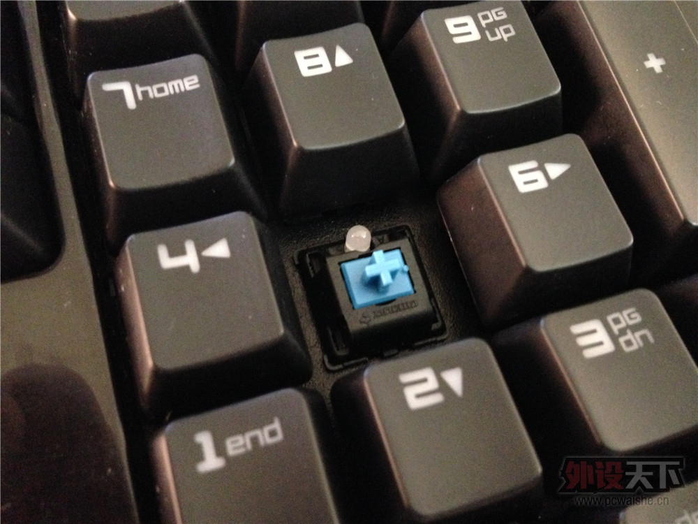 ���������ݡ����� Razer �ڹѸ� �����ռ��� ��е���� ���� 400ȫ����˳��