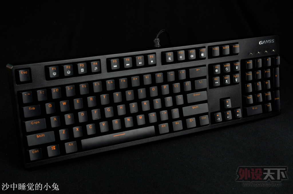 �Լ۱Ȼ����Լ۱ȣ�CHERRYϡ����+�ڳȶ�ɫ��ñ = GANSS 104 �����е���̵��ְ���