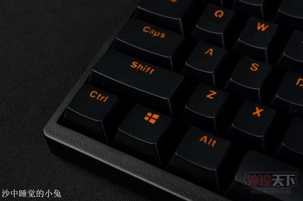 �Լ۱Ȼ����Լ۱ȣ�CHERRYϡ����+�ڳȶ�ɫ��ñ = GANSS 104 �����е���̵��ְ���