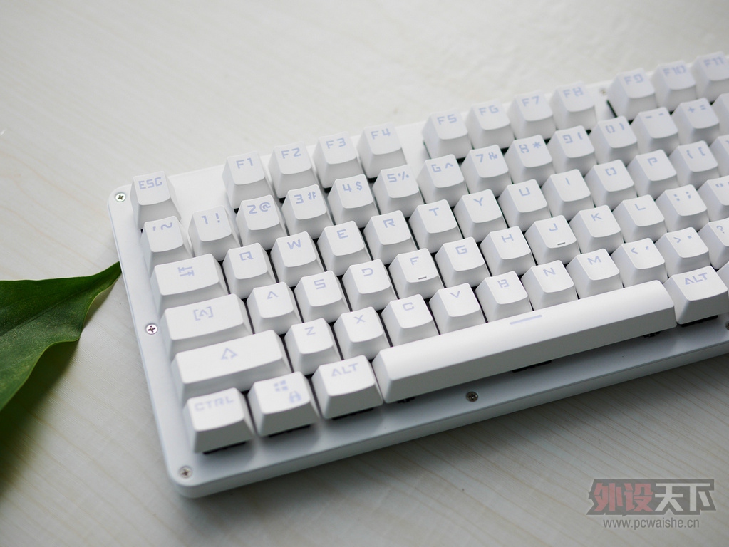�������뱳����ײ--��Ī��K002��ʰ�����е������������