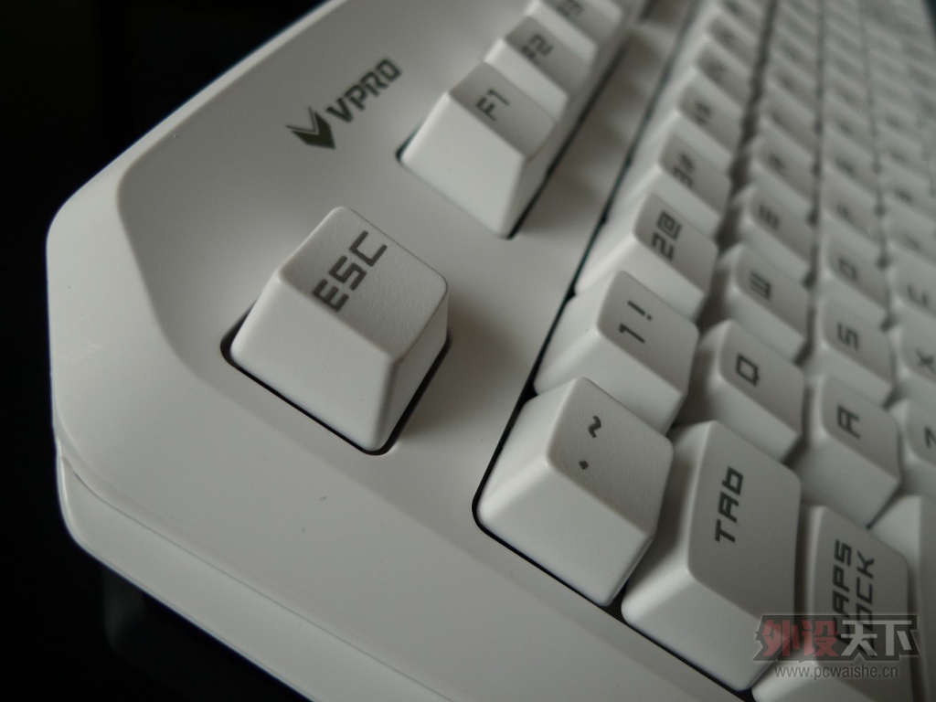�ԹŰ�ɫ�����ᡪ���װ���V700��е���̰�ɫ����濪�����