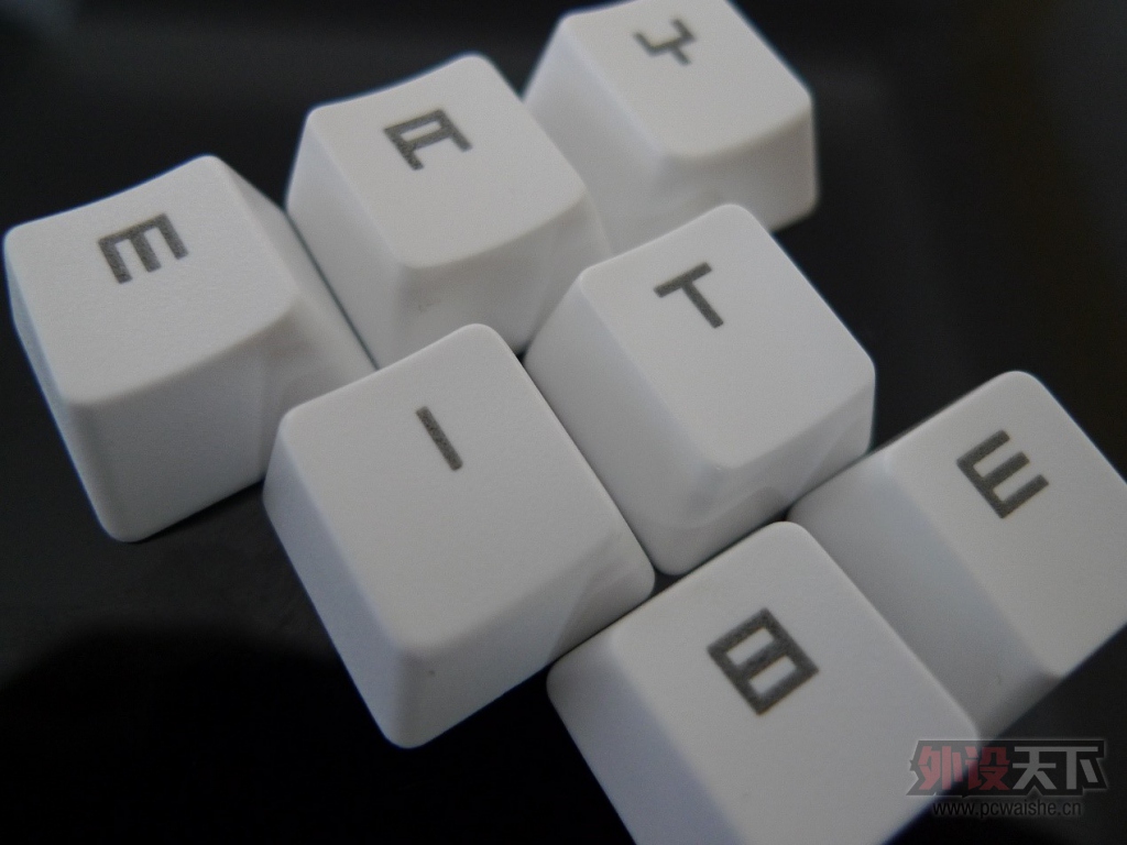 �ԹŰ�ɫ�����ᡪ���װ���V700��е���̰�ɫ����濪�����