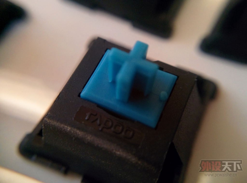 �ԹŰ�ɫ�����ᡪ���װ���V700��е���̰�ɫ����濪�����