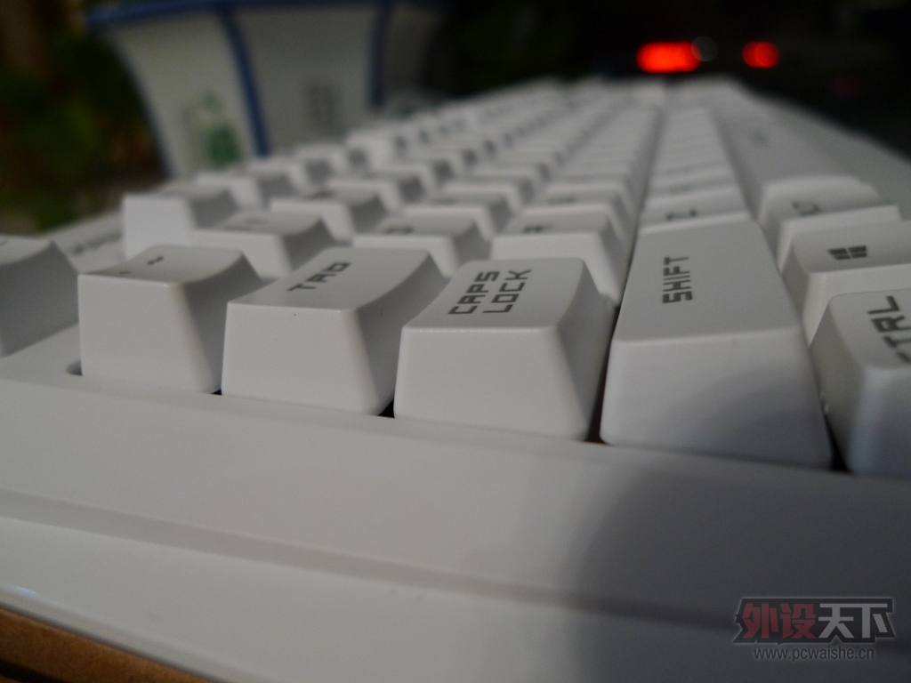 �ԹŰ�ɫ�����ᡪ���װ���V700��е���̰�ɫ����濪�����