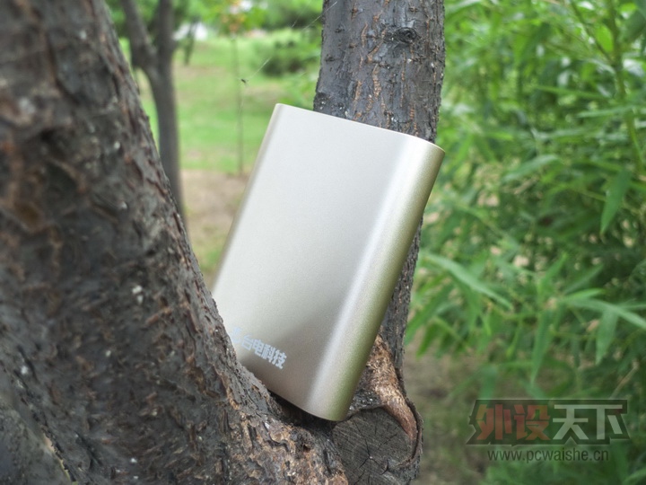 ����̨��T104QC2.0�ƶ���Դ---�м��������ſ��Կ���һ��