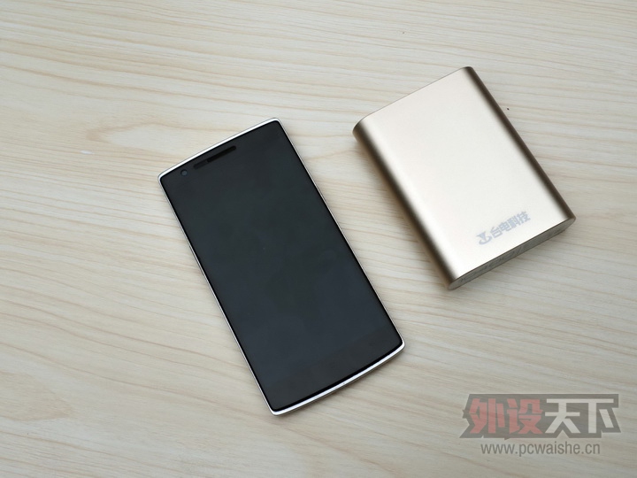 ����̨��T104QC2.0�ƶ���Դ---�м��������ſ��Կ���һ��