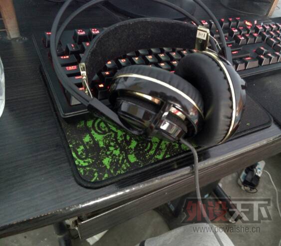 ��ɽ��̩�������V1�ڽ��V2�������