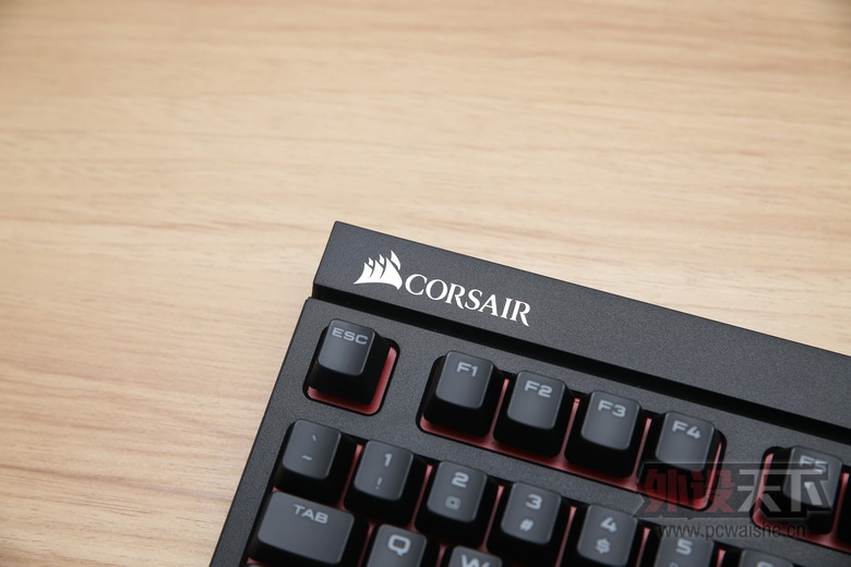 ͽ CORSAIR  STRAFE  е 