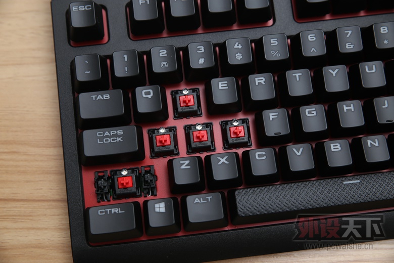 ͽ CORSAIR  STRAFE  е 