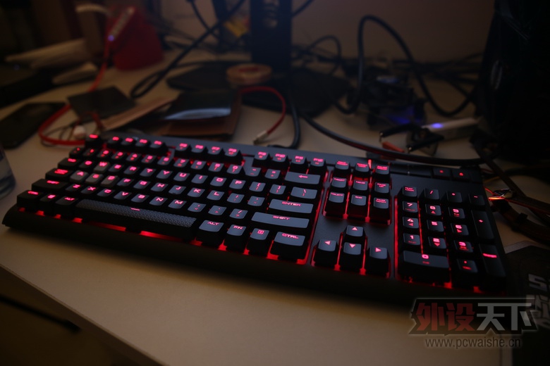 ͽ CORSAIR  STRAFE  е 
