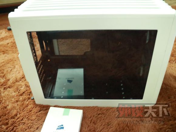 �����ݡ����������� Carbide Air ��С�ͻ��� �׽�ɫ ��͸