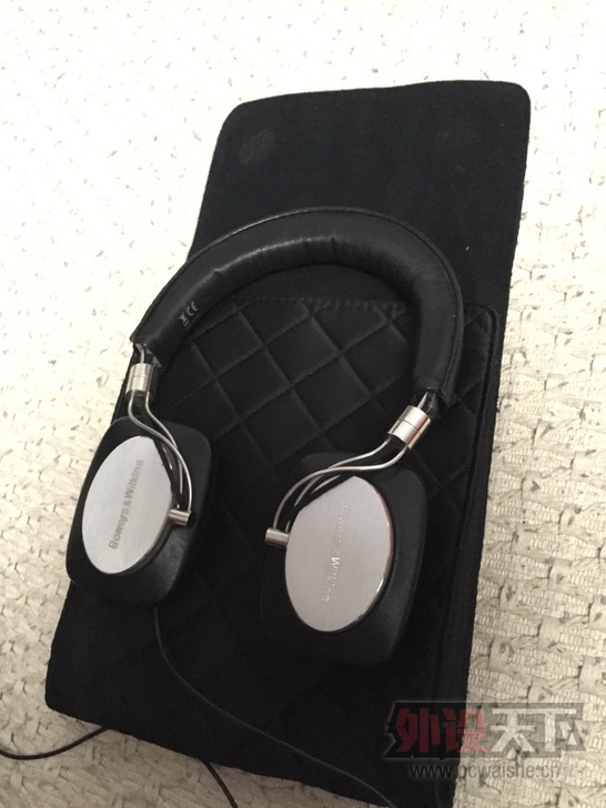 ��������8���� B&W P5 Ӣ�����·���� ��ɫ������  799Ԫ