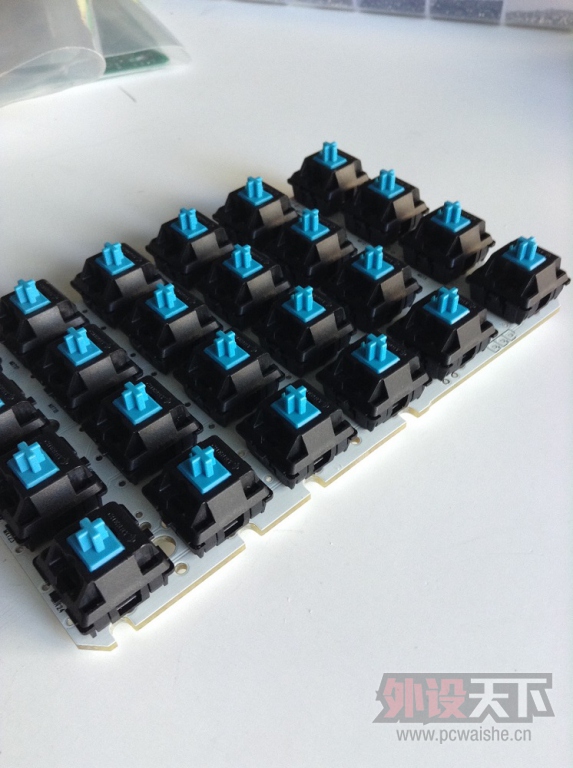 ����������ȫ������װ�õ� Bpad 24�����ּ��� ֧�����а����Զ����λ