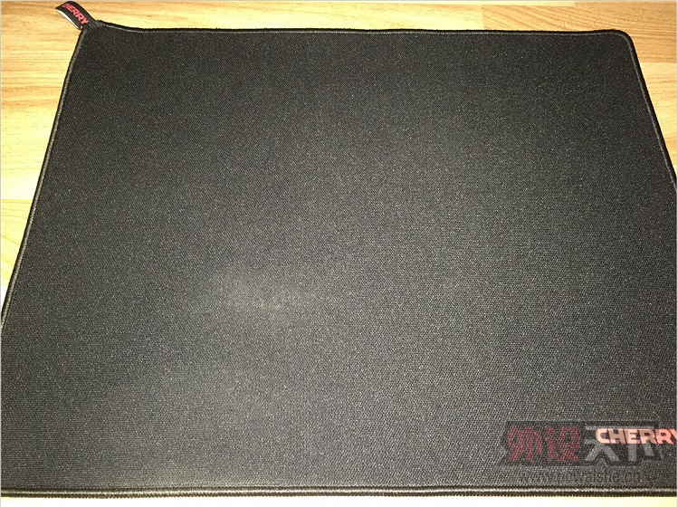 ���ɶ���������M65 RGB ��ɫ��ӣ�������Ŵ�ϸ���һ�� �����߾�������߼�