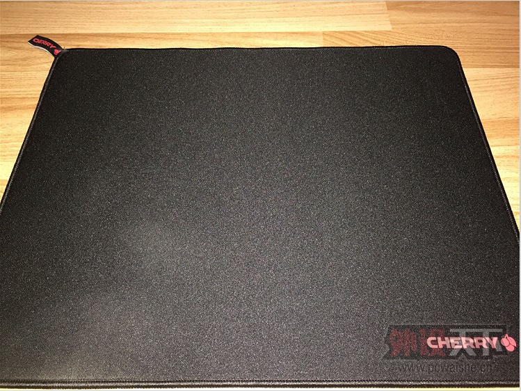 ���ɶ���������M65 RGB ��ɫ��ӣ�������Ŵ�ϸ���һ�� �����߾�������߼�