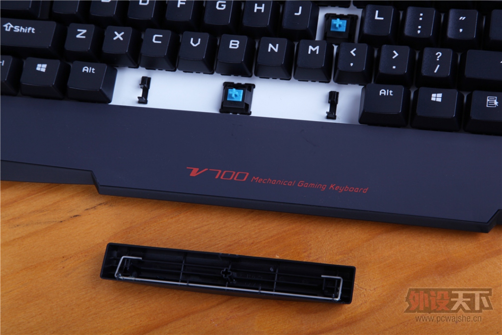 ࣬Ƚ㣬װV700⣨ͼ룩