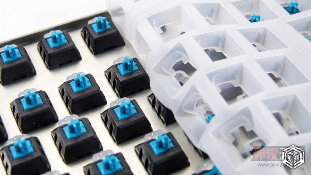 ȫ��λ�ۺϵ�ҵ������ ����SM680R�¿�RGB�����е���̲������--������