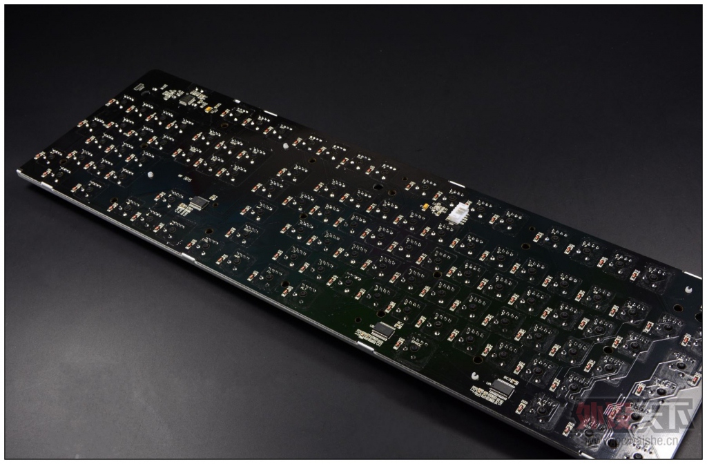 �������ſ����ϡ�EverGlide�չ�E300ȫ͸����е��������